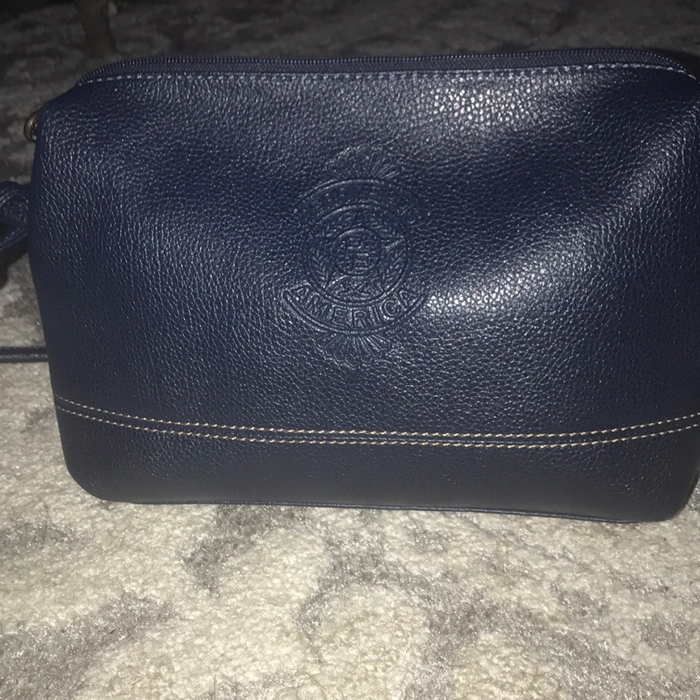 Leather shoulder bag